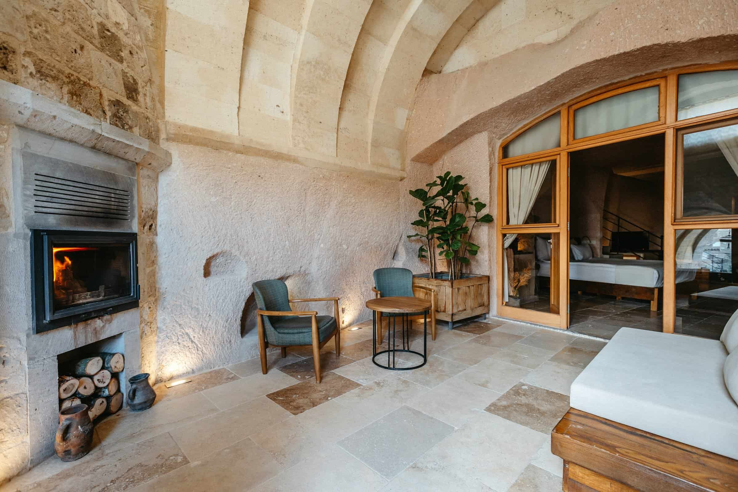 Superior King Suite: fireplace, sitting area and large windows